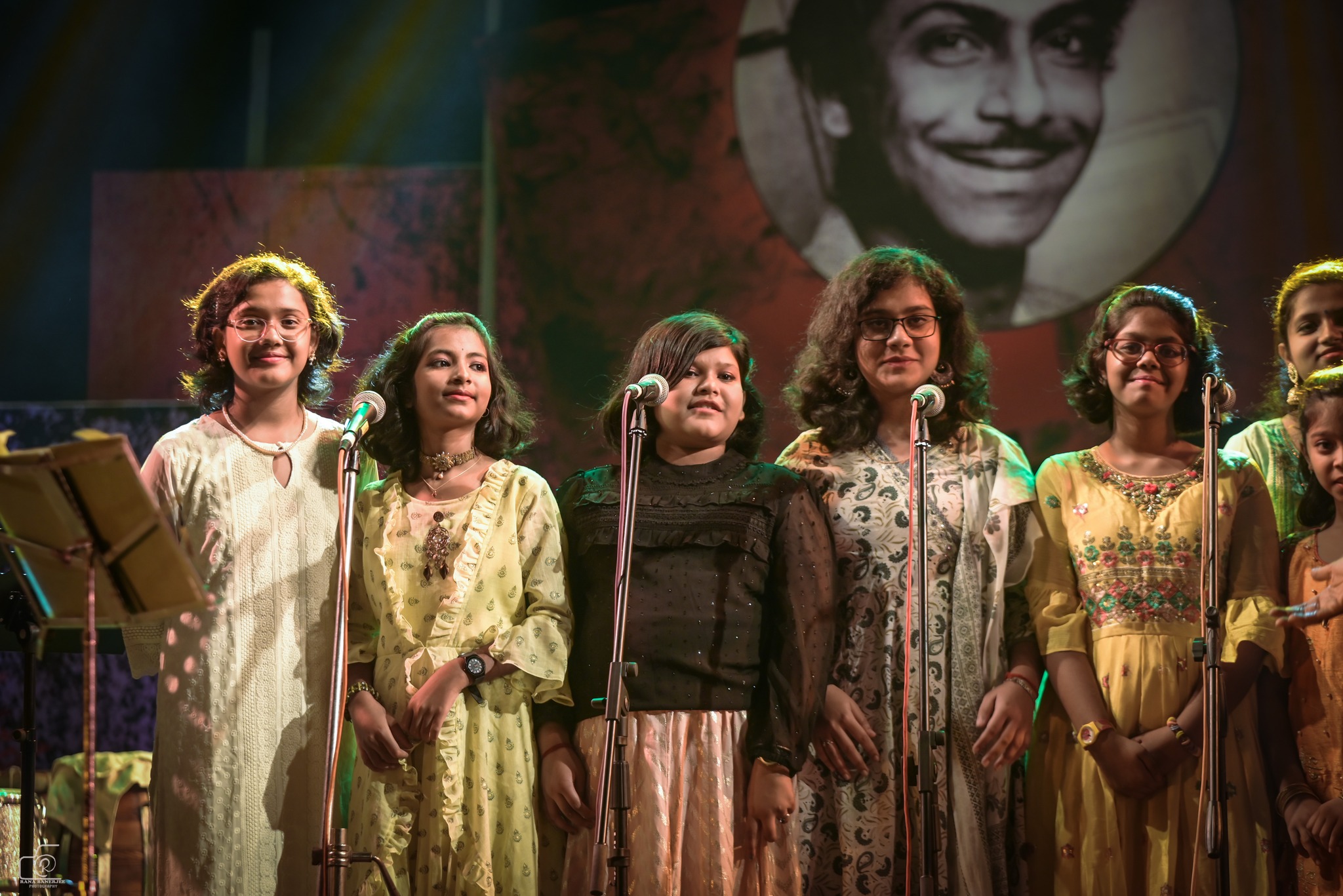 Children of Surodhwoni performing 'O Mago Ma'